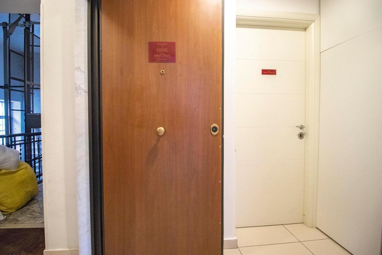 A I R Rettifilo Apartments نابولي المظهر الخارجي الصورة