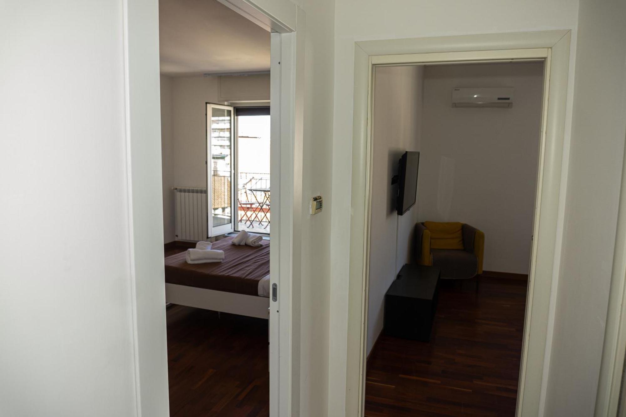 A I R Rettifilo Apartments نابولي المظهر الخارجي الصورة